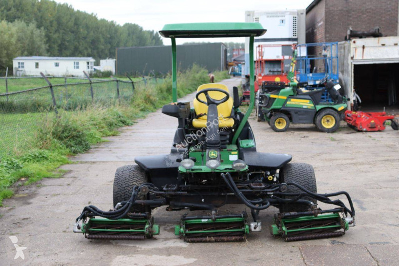 Zelené plochy John Deere 7500 PC FM