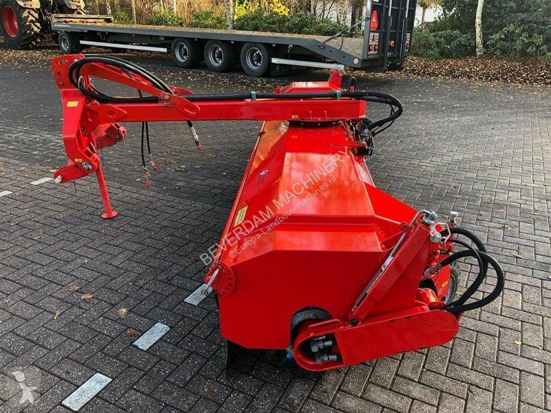 Zonas verdes jardins Dücker SFK 4500 veegmachine