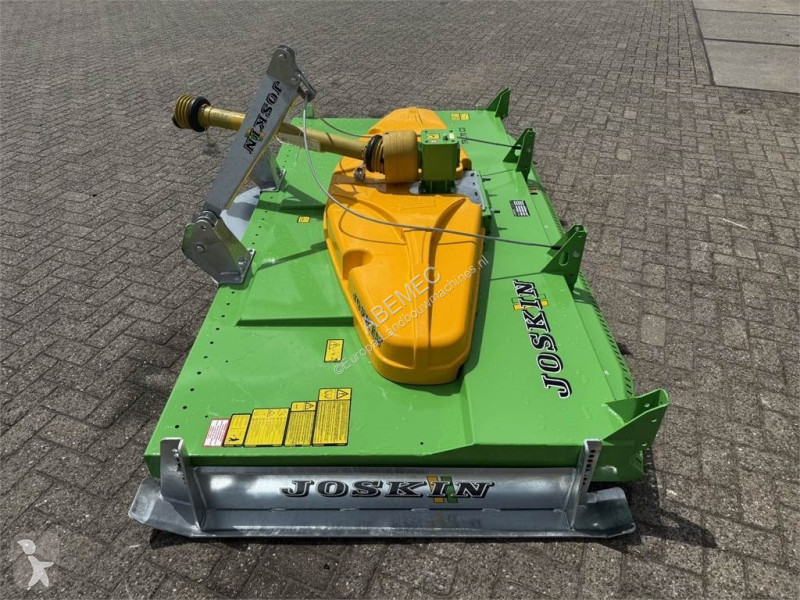 Zonas verdes jardins Joskin TR 270 C3