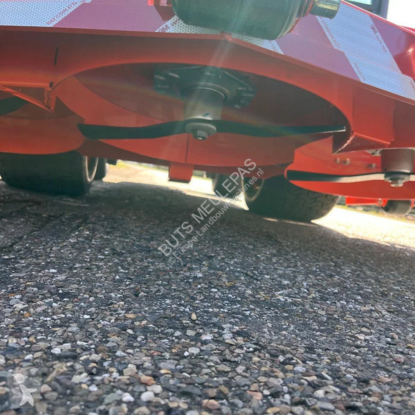 Kubota F391 landscaping equipment