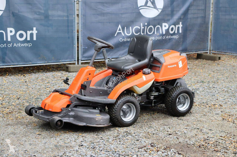 Zonas verdes Husqvarna R 216 AWD