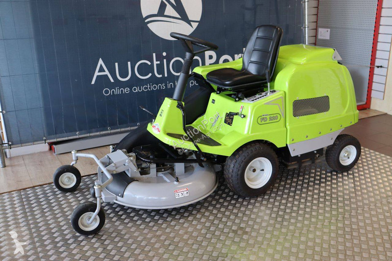 Zonas verdes Grillo FD 220R