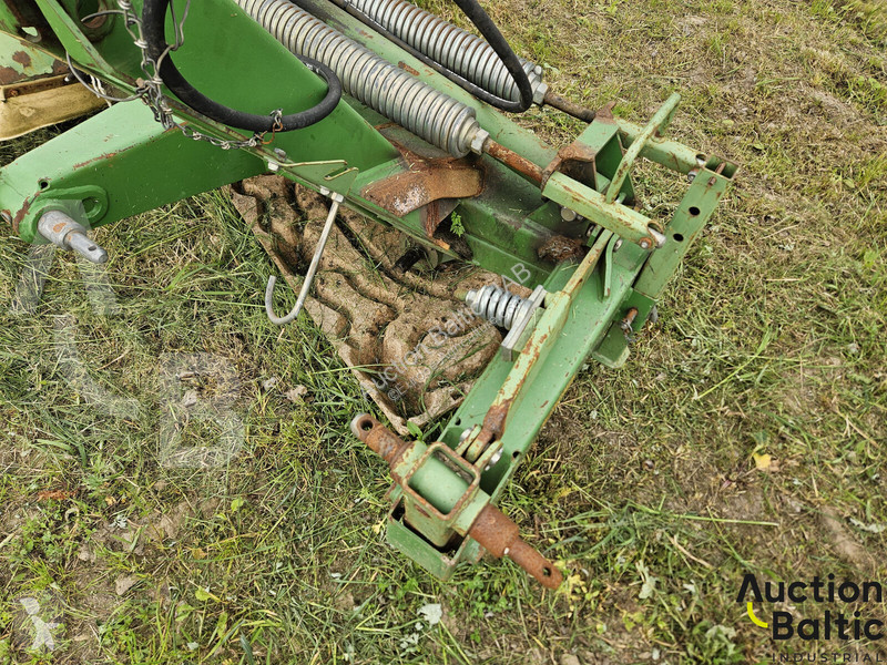 Zelené plochy Krone Easy Cut 320 CV