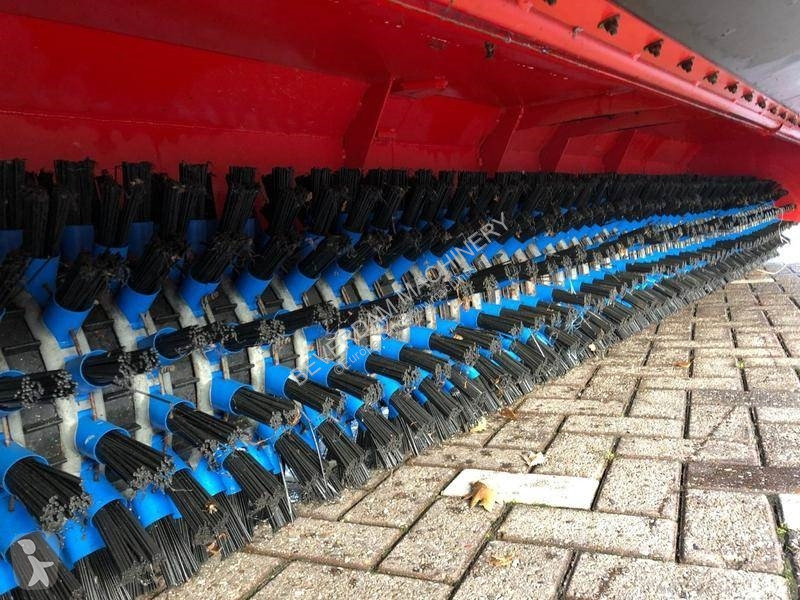 Zonas verdes jardins Dücker SFK 4500 veegmachine