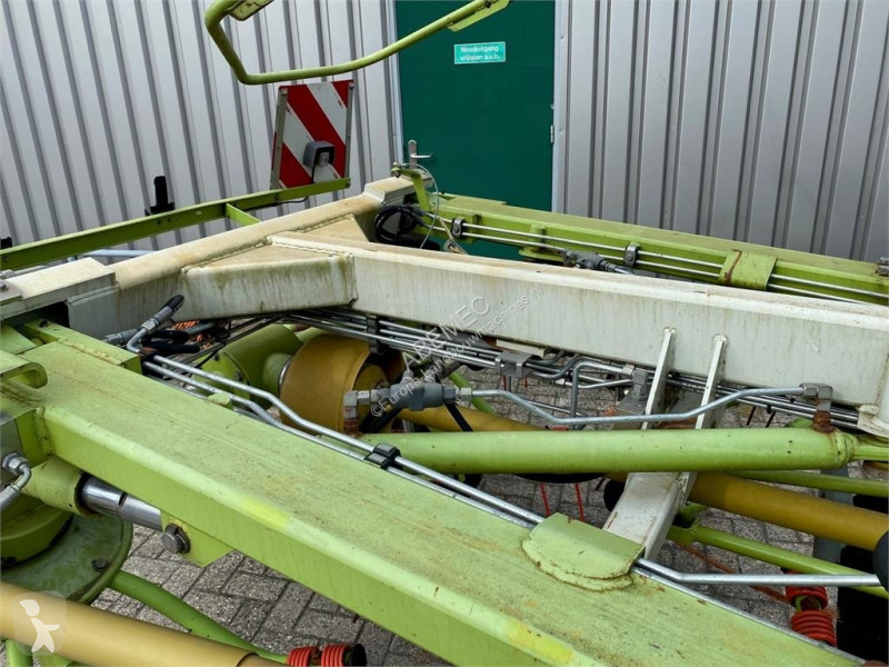 Zonas verdes jardins Claas volto 1050T