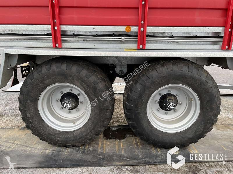 Lely  TIGO MR100 farming trailer