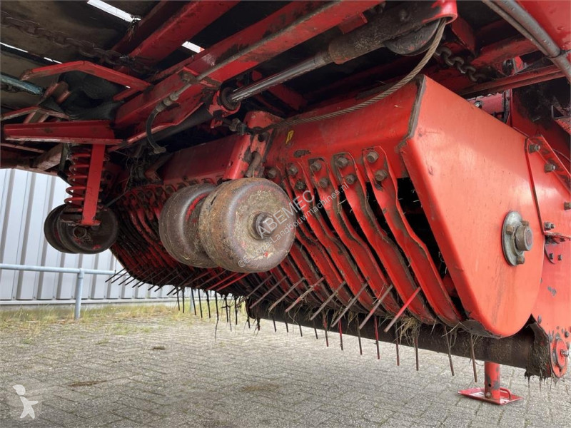 Kverneland TA465 opraapwagen farming trailer