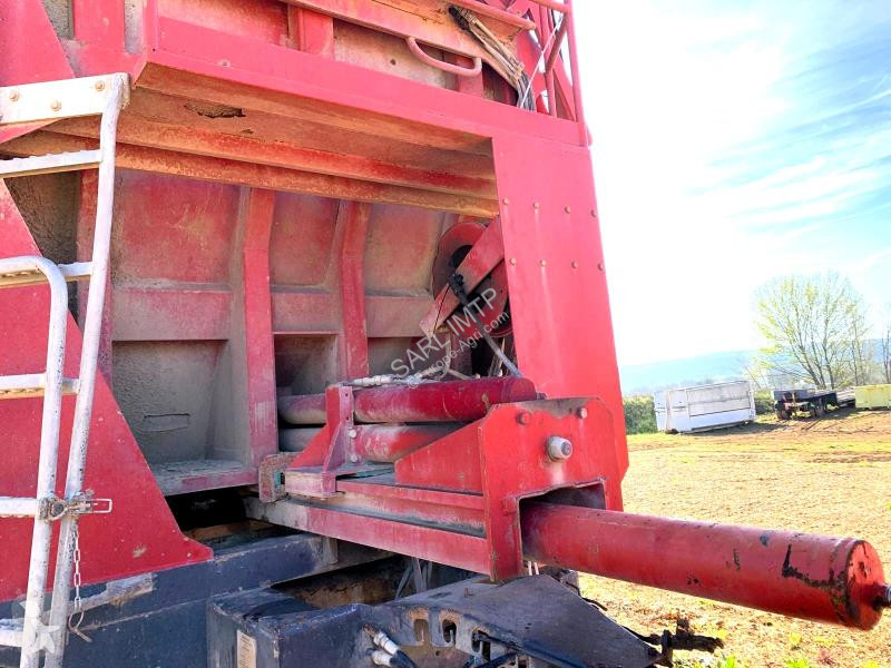 Remorque agricole Huret  BENNE A FOND POUSSANT