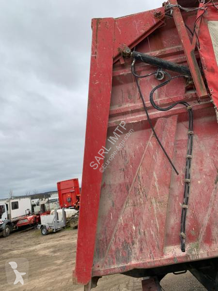 Remorque agricole Huret  BENNE A FOND POUSSANT