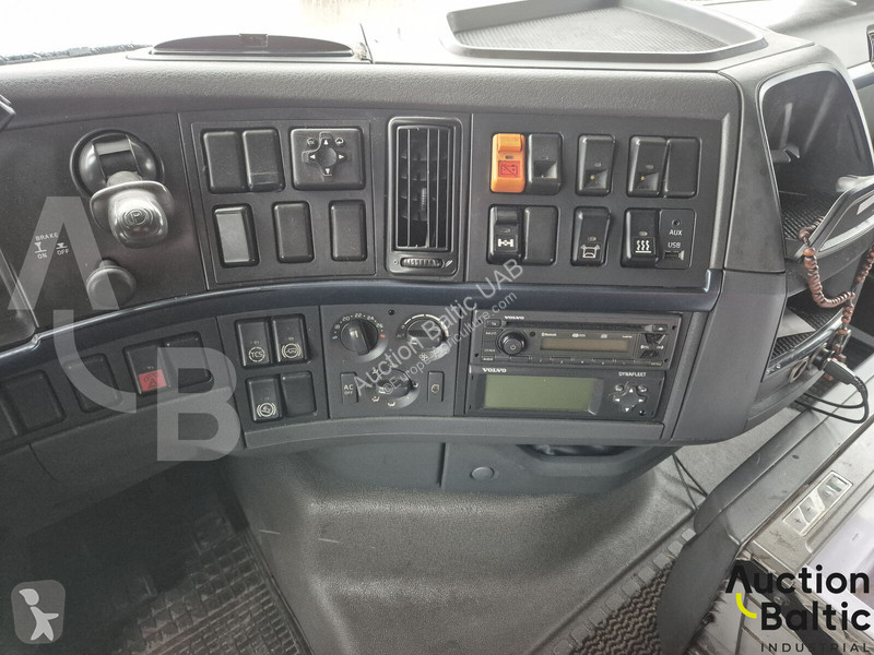 جرار Volvo