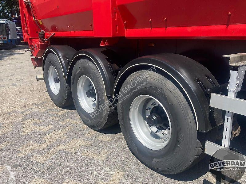 Krampe Bandit SB30 farming trailer