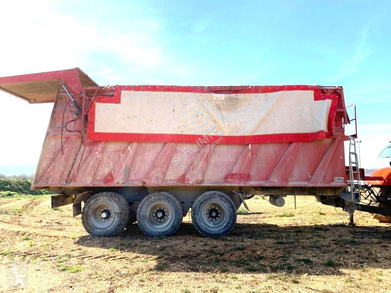 Remorque agricole Huret  BENNE A FOND POUSSANT