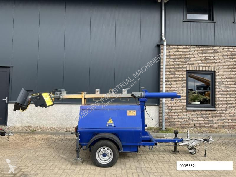 آلة لمواقع البناء Kubota D905 Lichtmast...