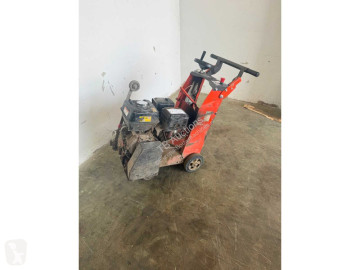 Stavební vybavení zemní pila