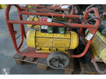 آلة لمواقع البناء Dynapac CF67T