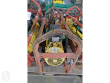 آلة لمواقع البناء Dynapac CF67T