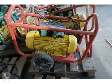 آلة لمواقع البناء Dynapac CF67T