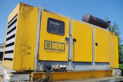 Material de obra SDMO Groupe électrogène 280 KVA sur remorque grupo electrógeno usado