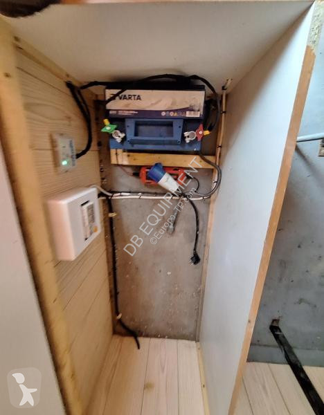 آلة لمواقع البناء   BASE VIE CABANE DE CHANTIER