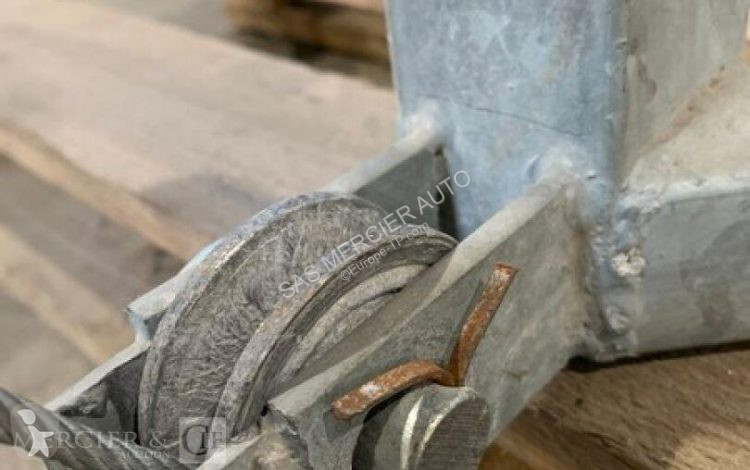 Materiaal voor de bouw  chevalet de treuil...