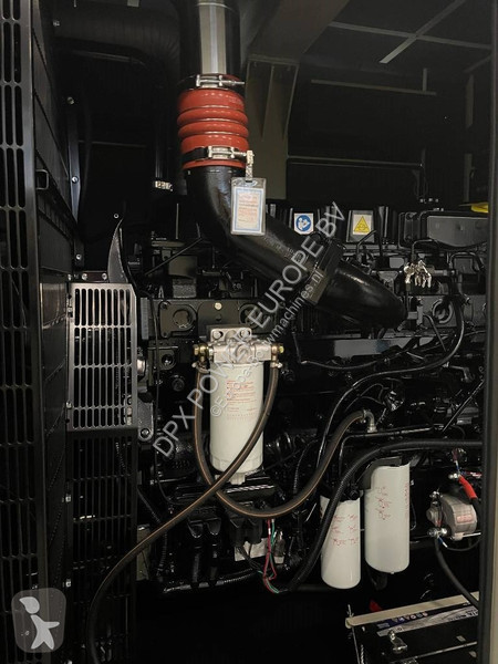 Stavebný stroj Cummins QSZ13-G13 - 550 kVA...
