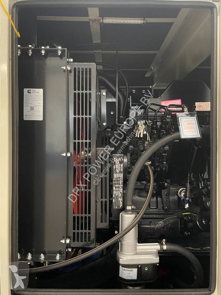 Stavebný stroj Cummins 4BTA3.9-G11 - 88 kVA...
