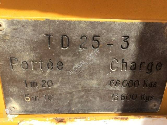 Material de obra International TD 25