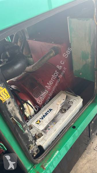 Stavebný stroj Milantractor