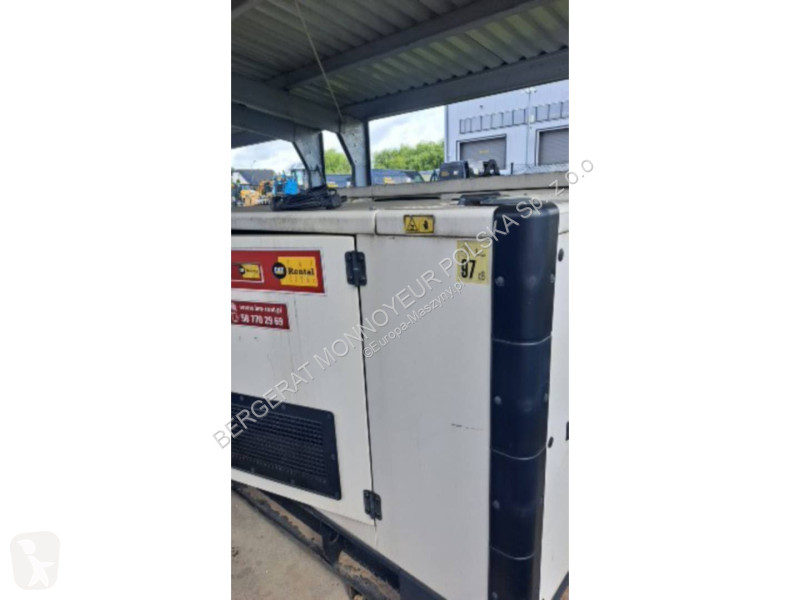 Material de obra Caterpillar DE110E3