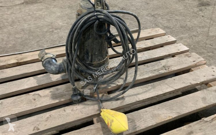 Matériel de chantier  pompe immergee
