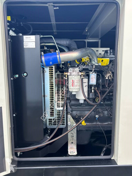 Materiaal voor de bouw Iveco NEF45TM3 - 132 kVA...