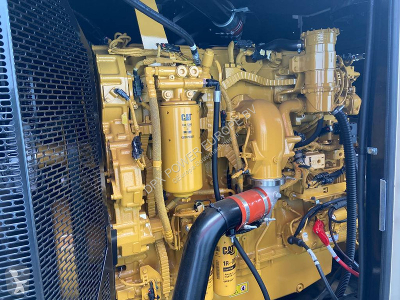 آلة لمواقع البناء Caterpillar XQP550 -...