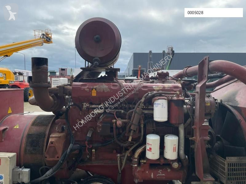 آلة لمواقع البناء Iveco 8210 DRI 26 Marelli 300...
