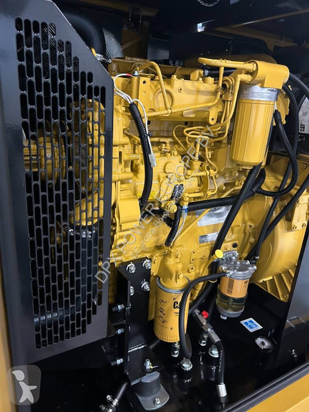 Material de obra Caterpillar DE88E0 - 88 kVA...