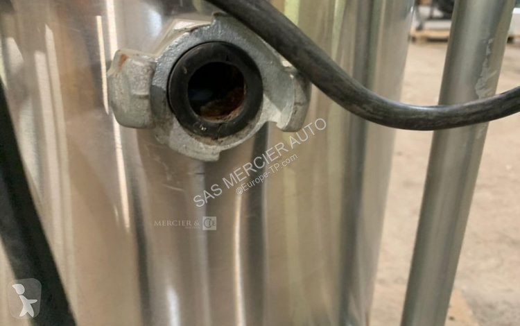 Stavebný stroj  aspirateur recycleur d'eau