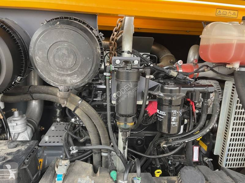 Stavebný stroj Atlas Copco XAVS186 ST4