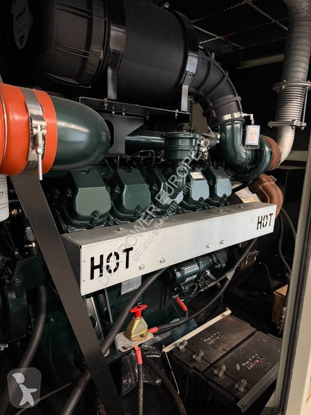 Stavebný stroj Hyundai DP180LA - 630 kVA...