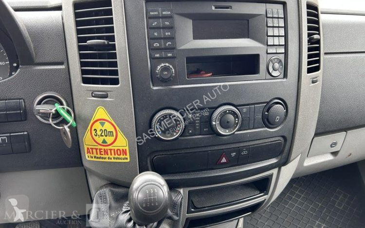 Furgoneta Mercedes