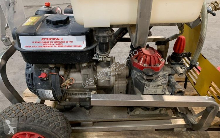 Matériel de chantier  pompe d'epreuve essence -