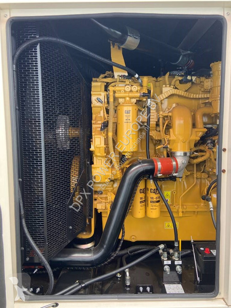 آلة لمواقع البناء Caterpillar XQP550 -...