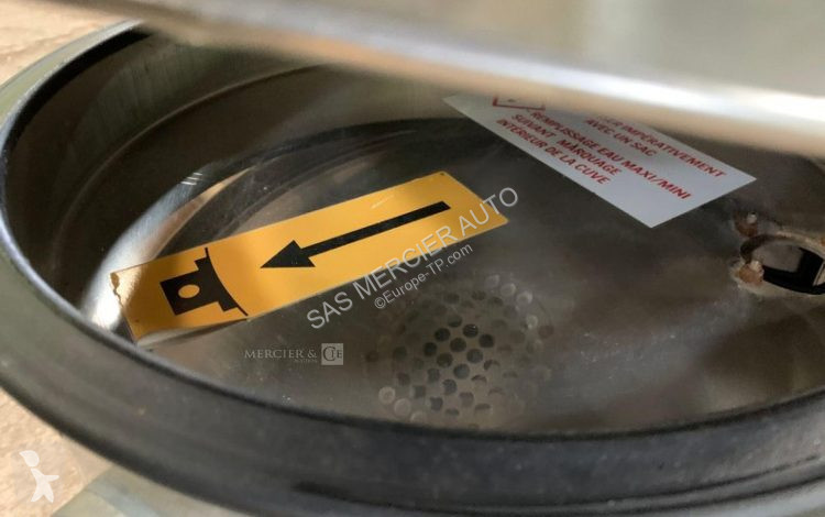 Stavebný stroj  aspirateur recycleur d'eau