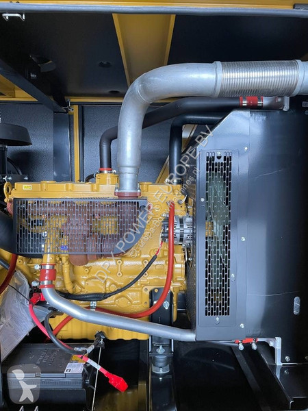 Stavebný stroj Caterpillar DE220E0 - 220 kVA...