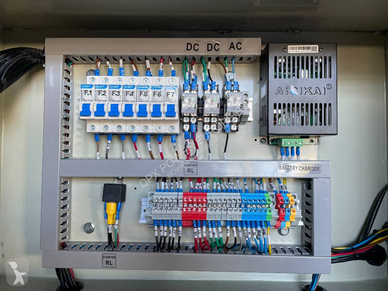 Stavebný stroj Cummins KTAA19-G6A - 700 kVA...