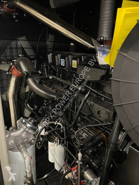 Stavebný stroj Cummins QSZ13-G10 - 600 kVA...