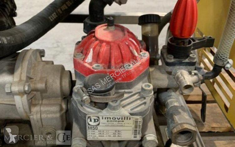 Matériel de chantier  pompe d'epreuve essence -