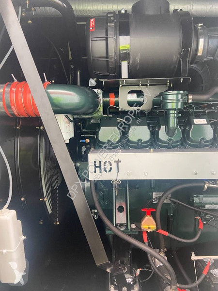 Stavební vybavení Doosan DP180LB - 710 kVA...