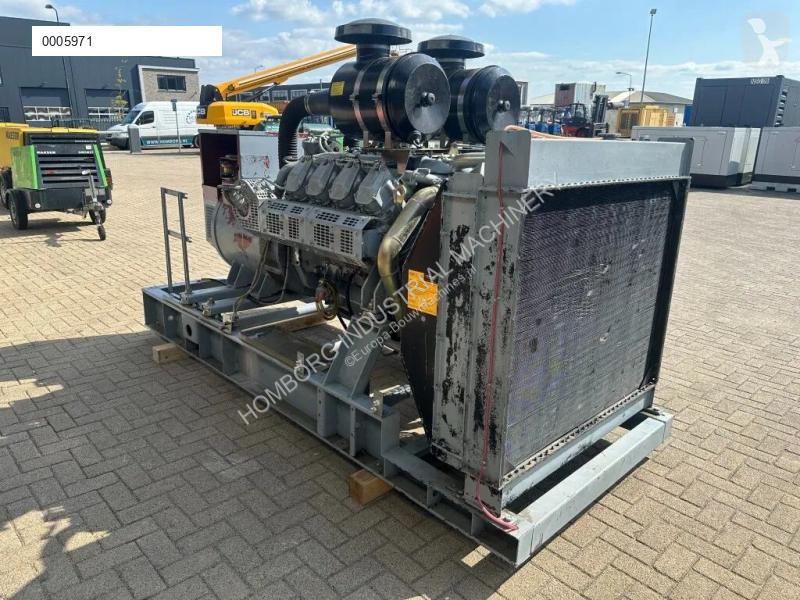 آلة لمواقع البناء Iveco GE 8281 SRI27 00A71...