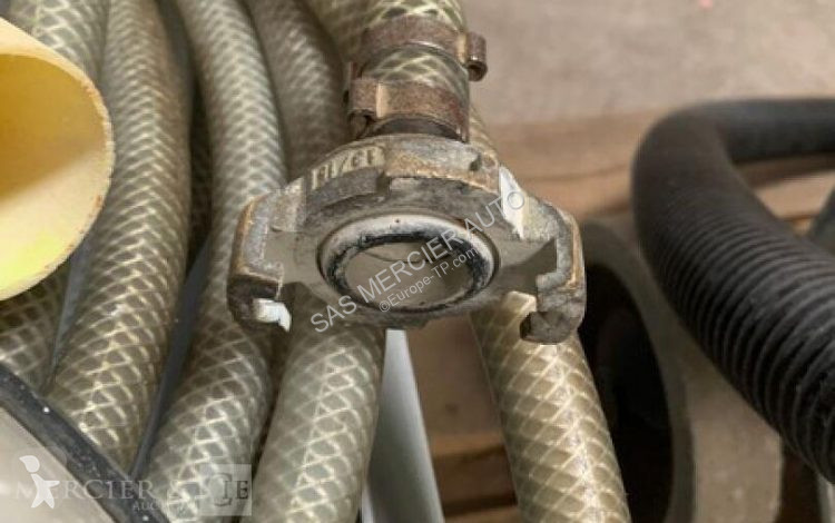 Stavebný stroj  aspirateur recycleur d'eau