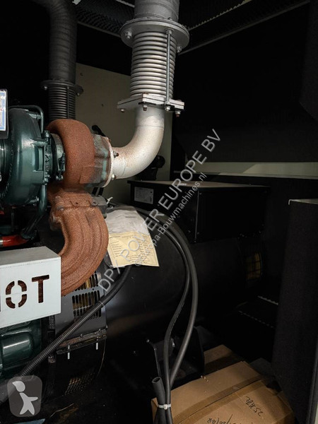 Stavebný stroj Hyundai DP180LA - 630 kVA...