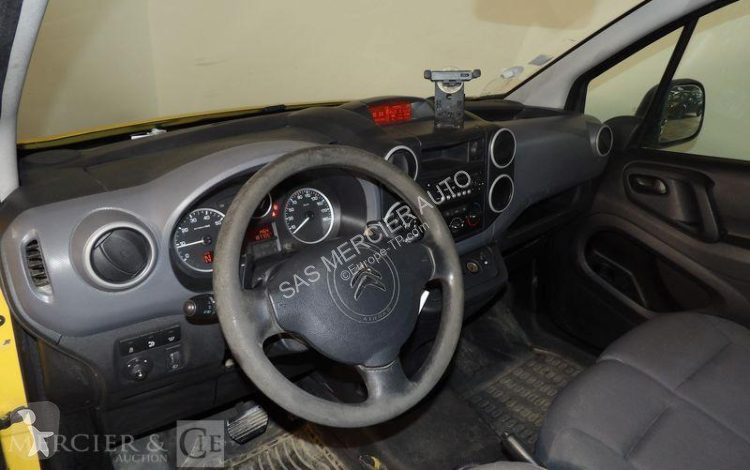Véhicule utilitaire  berlingo